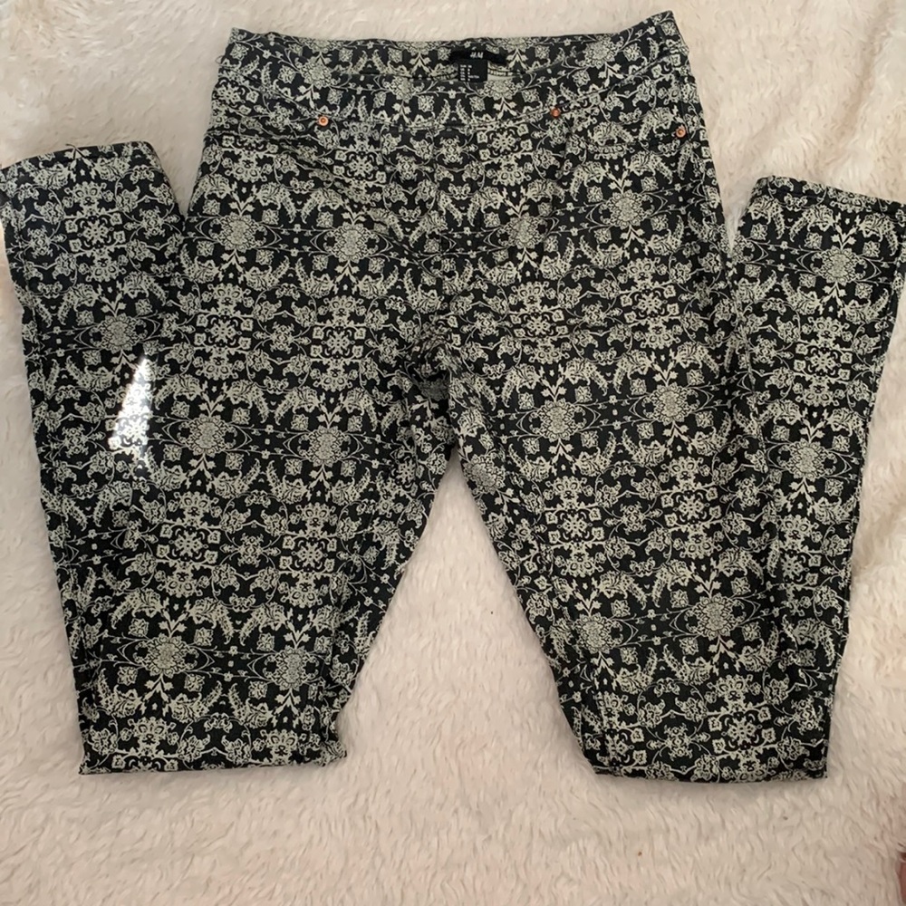 H&M Black and White Pattern Jeans